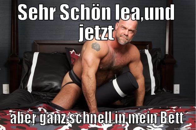 SEHR SCHÖN LEA,UND JETZT ABER GANZ SCHNELL IN MEIN BETT Gorilla Man