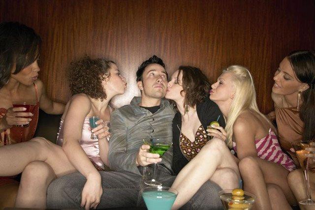 WHAT THIS DATING GURU HAS TO SAY ABOUT WOMEN MIGHT SHOCK YOU  WHAT THIS DATING GURU HAS TO SAY ABOUT WOMEN MIGHT SHOCK YOU  Misc