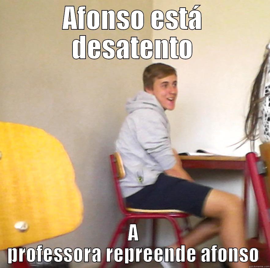 AFONSO ESTÁ DESATENTO A PROFESSORA REPREENDE AFONSO Misc