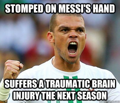 Stomped on Messi's hand Suffers a traumatic brain injury the next season  