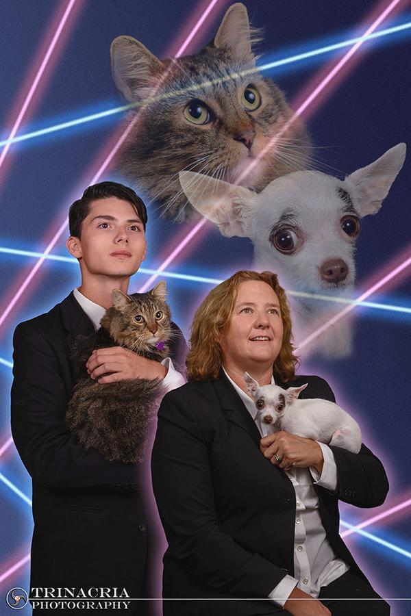 Teen who wanted his cat in his yearbook is joined by principal for the most amazing photo ever -   Misc