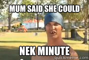 Mum said she could stand while giving birth

 Nek Minute  