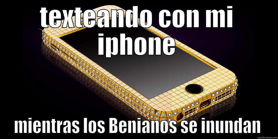 TEXTEANDO CON MI IPHONE MIENTRAS LOS BENIANOS SE INUNDAN Misc