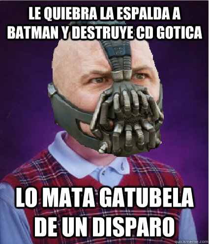 le quiebra la espalda a batman y destruye cd gotica lo mata gatubela de un disparo  